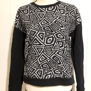 Zara Black and White Tribal Aztec Geometric pattern Jersey sweatshirt medium